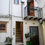 דירה Cortilia House *