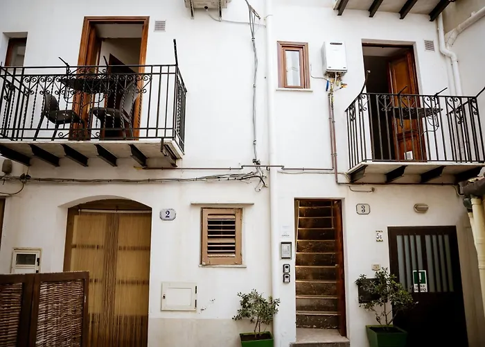 Cortilia House צ'פאלו