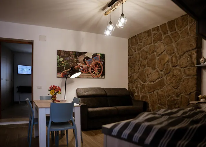 Cortilia House דירה